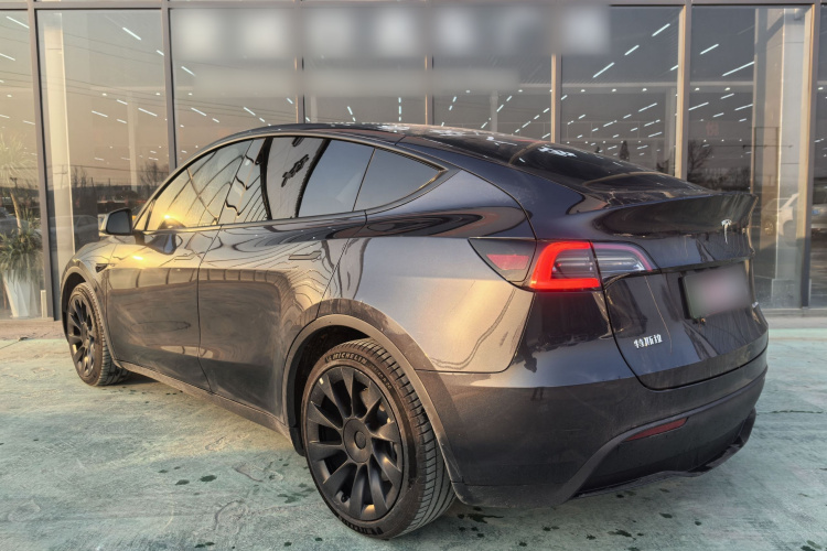 特斯拉 Model Y 2024款 后轮驱动版车身外观6005