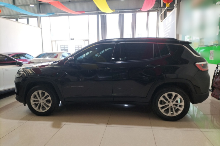 Jeep 指南者 2021款 220T 自动领先版车身外观6001