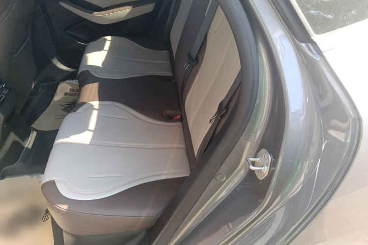 比亚迪 秦PLUS 2024款 荣耀版 DM-i 55KM领先型中控内饰7004