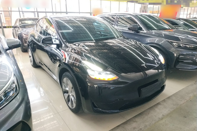 特斯拉 Model Y 2022款 改款 后轮驱动版车身外观3
