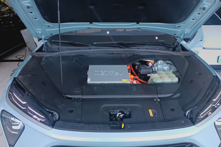 蔚来ES6 2020款 430KM 性能版机舱底盘24