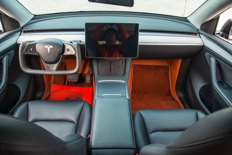 特斯拉 Model Y 2022款 改款 后轮驱动版中控内饰7008