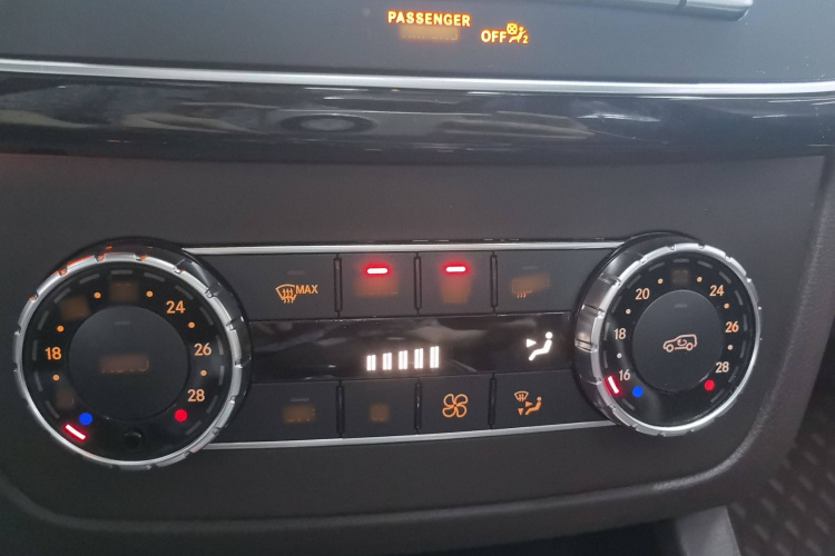 奔驰GLE 2017款 GLE 320 4MATIC 动感型局部细节16