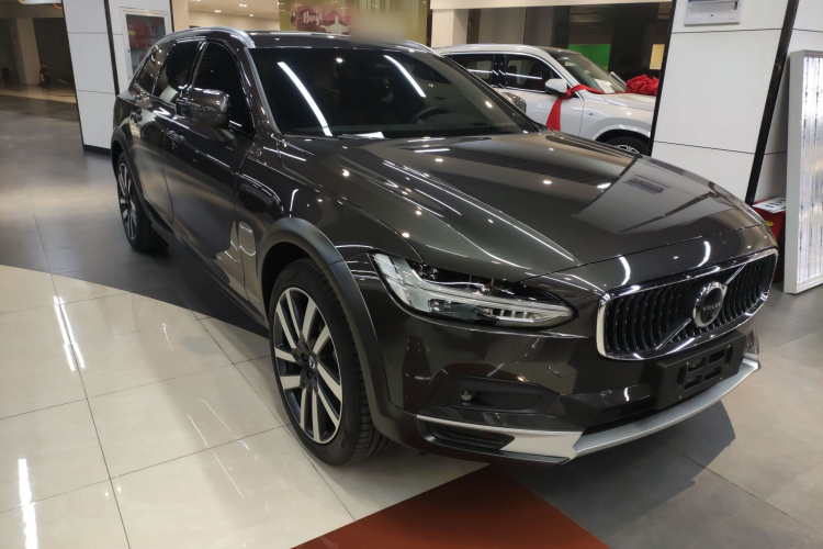 沃尔沃V90 2024款 Cross Country B5 AWD 智尊版车身外观3