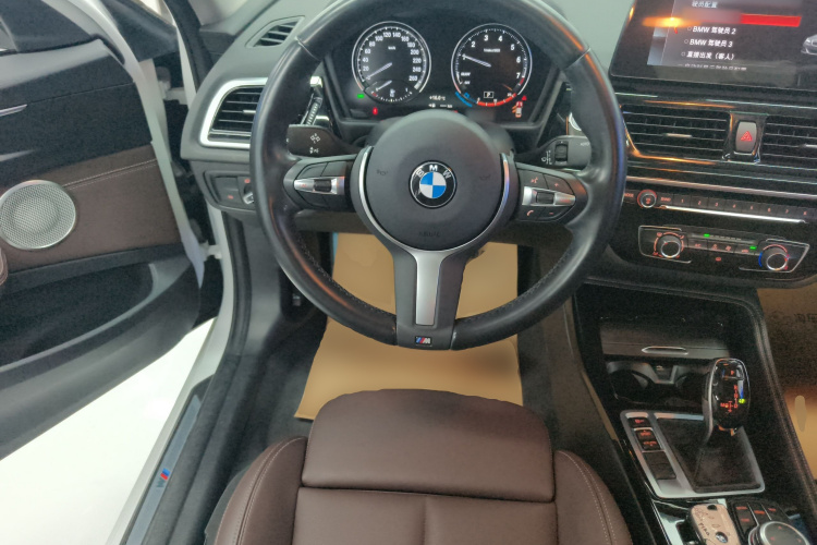 宝马1系 2023款 120i M运动曜夜版中控内饰13