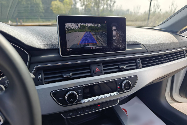 奥迪A4L 2019款 40 TFSI 时尚型 国VI中控内饰7010