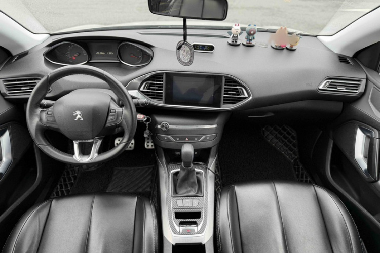 标致308S 2015款 1.6T 自动劲驰版中控内饰7005