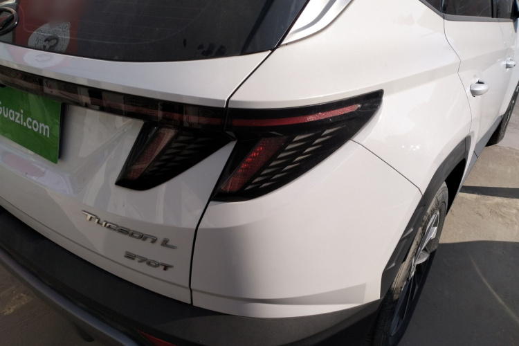 现代 2023款 途胜L 1.5T 自动两驱GLX精英版车身外观9