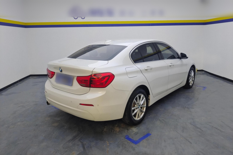 宝马1系 2018款 118i 时尚型车身外观7