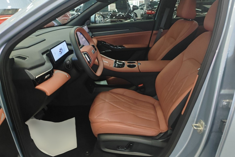 吉利银河 银河L6 2025款 EM-i 140km 星舰版中控内饰19