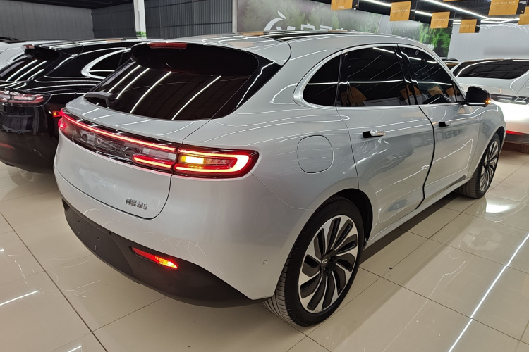 鸿蒙智行 问界M5 2022款 增程四驱性能版车身外观6005