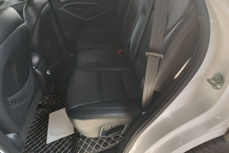 现代 胜达 2015款 2.0T 自动两驱智能型 5座中控内饰21