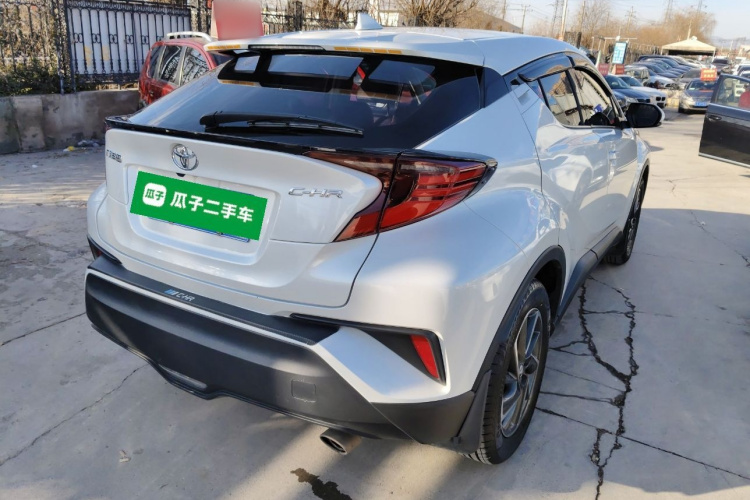 丰田C-HR 2021款 2.0L 豪华版车身外观7