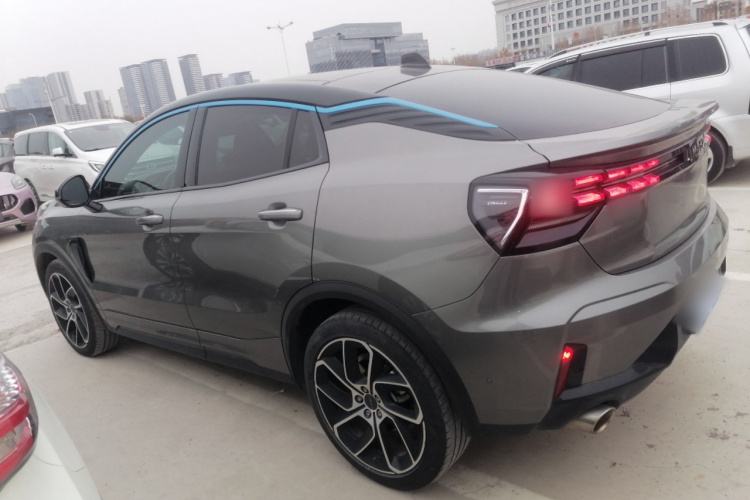 领克05 2020款 2.0TD 两驱耀Halo车身外观4