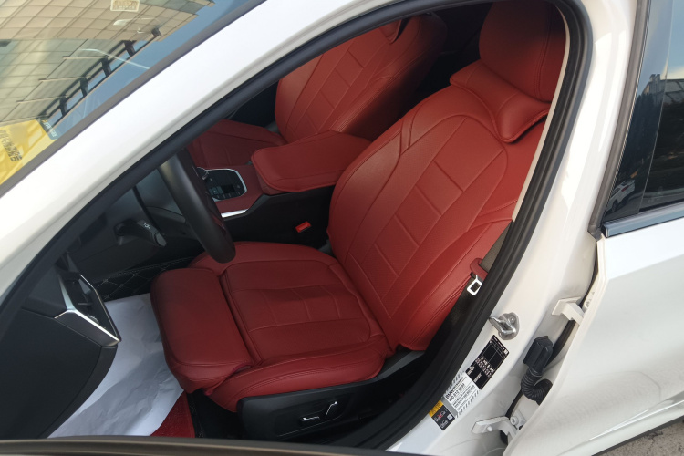 宝马i3 2024款 eDrive 40 L 曜夜套装中控内饰19