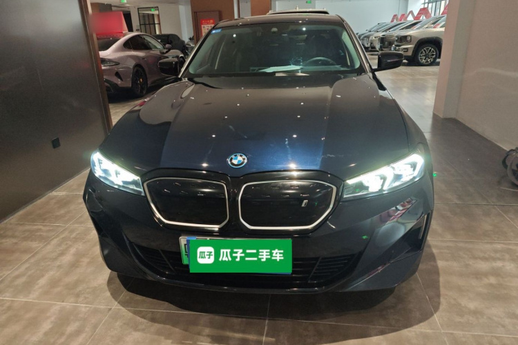 宝马i3 2024款 eDrive 40 L 曜夜套装车身外观6001