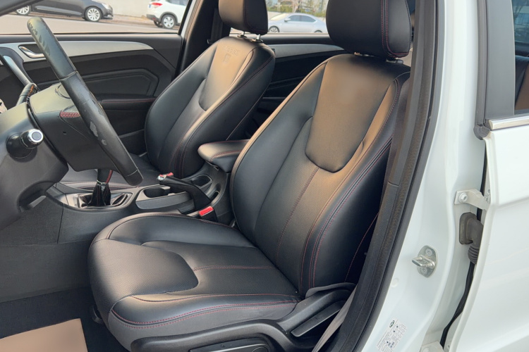 奇瑞 艾瑞泽5 2018款 1.5L 手动致敬青春版局部细节19