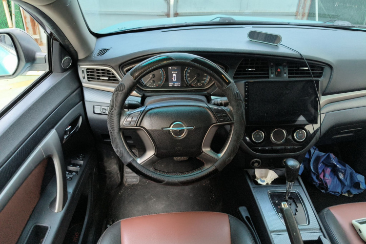 海马M6 2017款 1.5T CVT豪华型中控内饰13