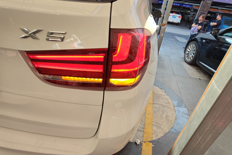 宝马X5（平行进口） 车身外观9