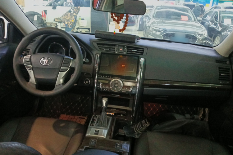 丰田 锐志 2013款 2.5V 菁锐版中控内饰7002