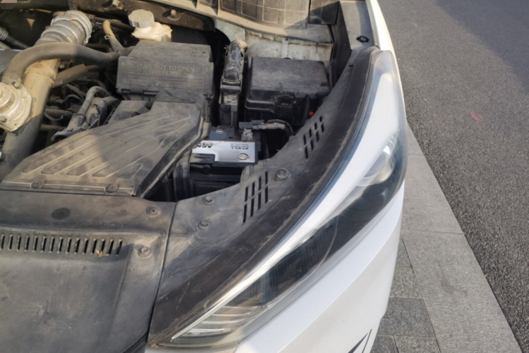 现代 途胜 2018款 1.6T 双离合两驱15周年特别版局部细节9007