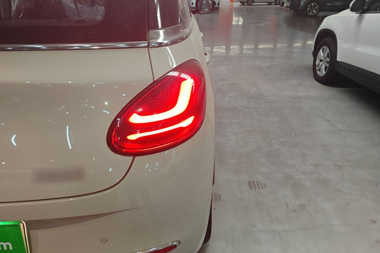 五菱汽车 五菱缤果 2024款 333km 悦享款车身外观9