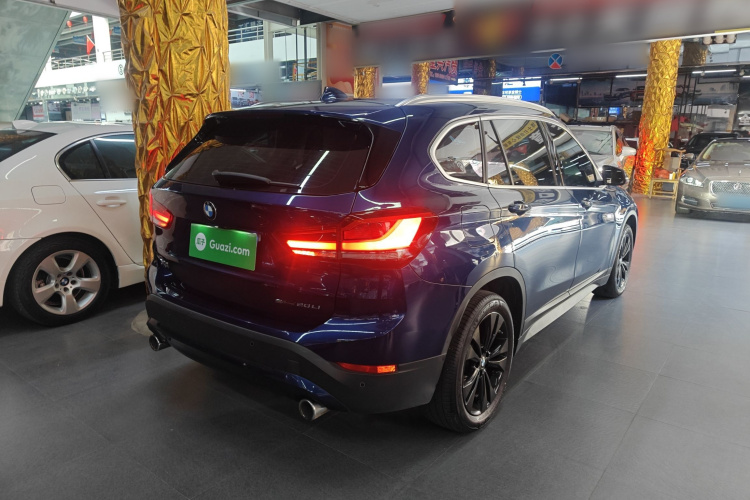 宝马X1 2020款 sDrive20Li 时尚型车身外观7