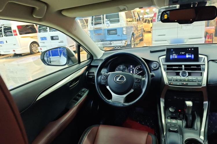 雷克萨斯NX 2016款 200 全驱 锋尚版中控内饰13