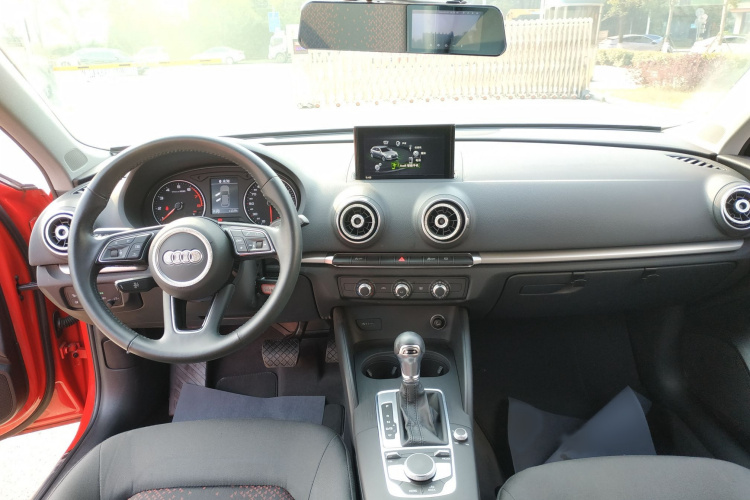 奥迪A3 2020款 Sportback 35 TFSI 进取型 国VI中控内饰7002