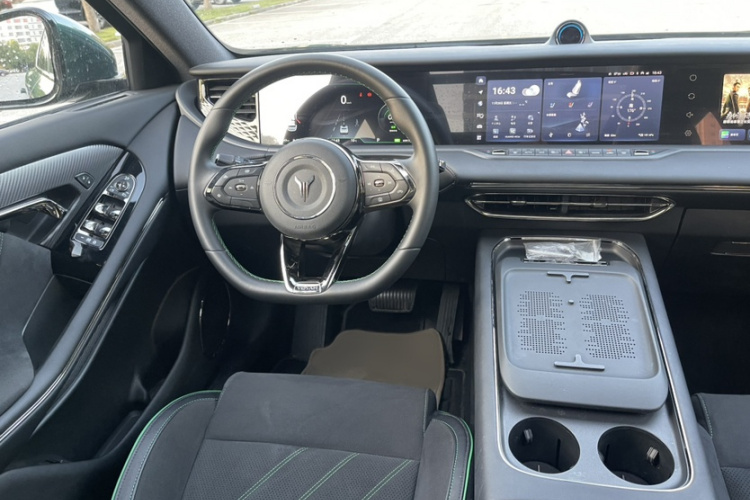 岚图汽车 岚图FREE 2025款 318 318km 后驱环游版车身外观6014