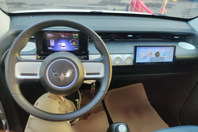 五菱汽车 宏光MINIEV 2022款 GAMEBOY 200km 玩咖款 磷酸铁锂中控内饰7002