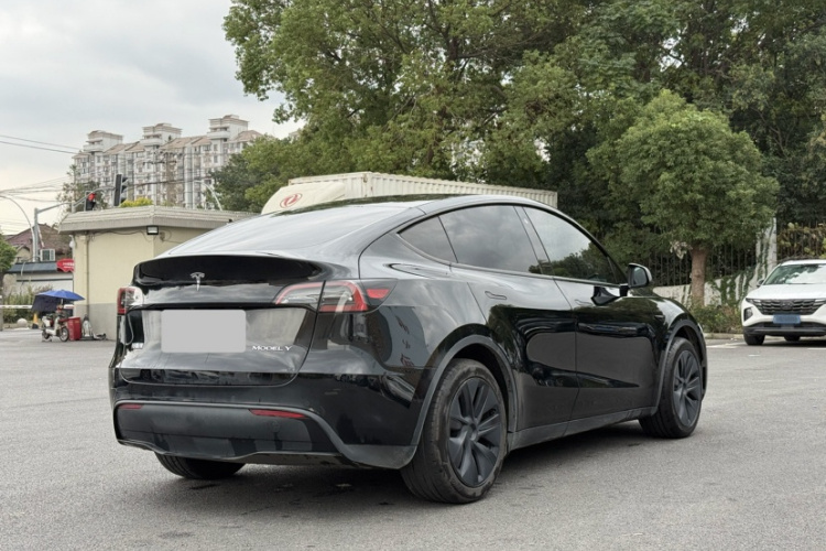 特斯拉 Model Y 2023款 后轮驱动版车身外观6004