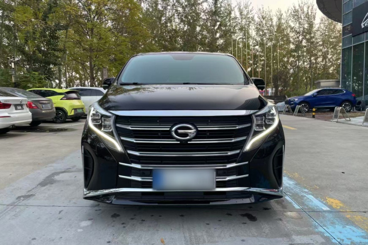 广汽传祺 传祺M8 2023款 领秀系列 390T 尊贵版车身外观6001