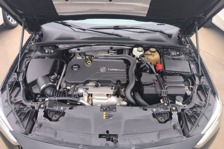 别克 君威 2020款 552T 豪华型机舱底盘24