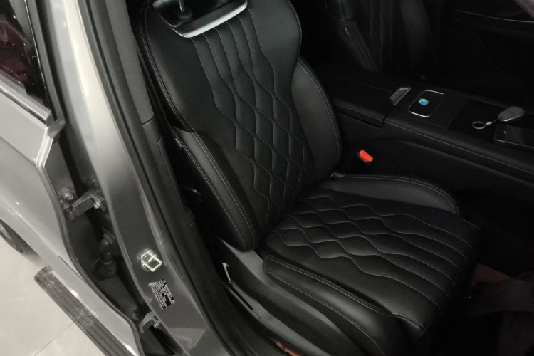 星途揽月 2024款 国际版 400T 四驱星尊 7座局部细节41