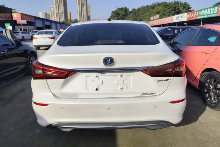 长安 逸动 2018款 1.6L GDI 自动领尚型车身外观6004