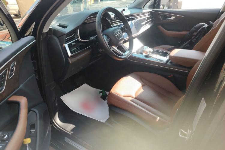 奥迪Q7 2022款 55 TFSI quattro S line运动型中控内饰20