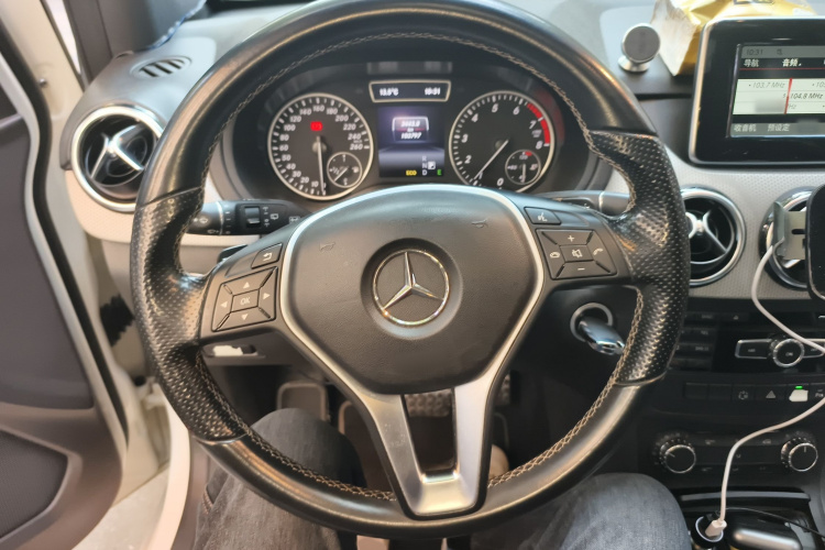 奔驰B级 2012款 B 200局部细节13