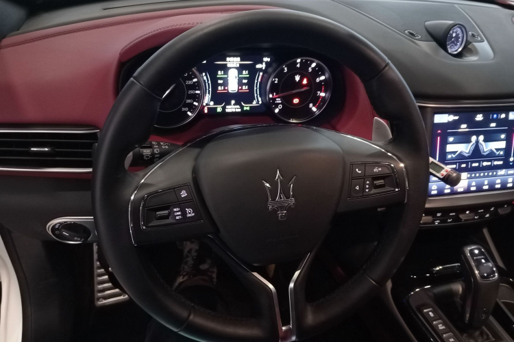 玛莎拉蒂 Levante 2022款 2.0T GT锋芒版中控内饰13