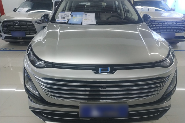 奔腾T90 2023款 2.0T 自动旗舰型车身外观2