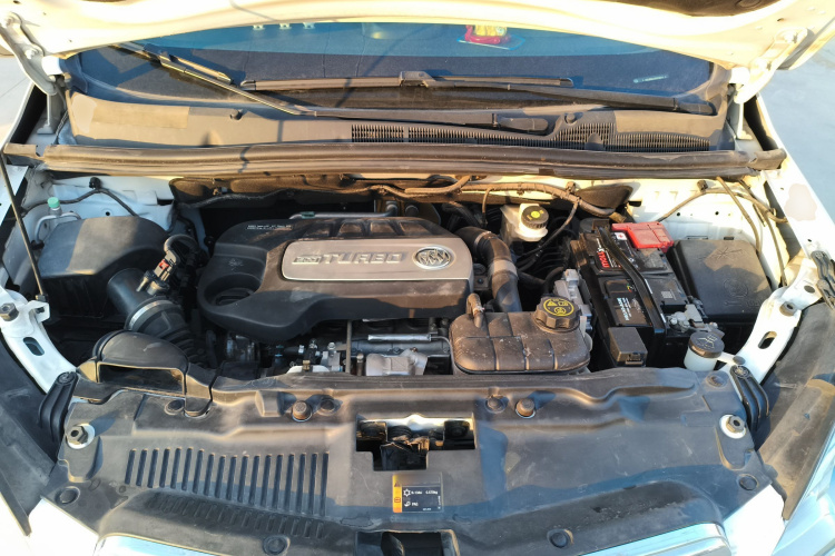 别克 昂科拉 2015款 1.4T 自动两驱都市精英型机舱底盘24