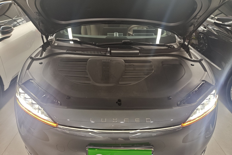 鸿蒙智行 智界R7 2025款 增程 251km Max机舱底盘24