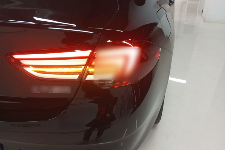 别克 君威 2024款 28T 纵享版车身外观9