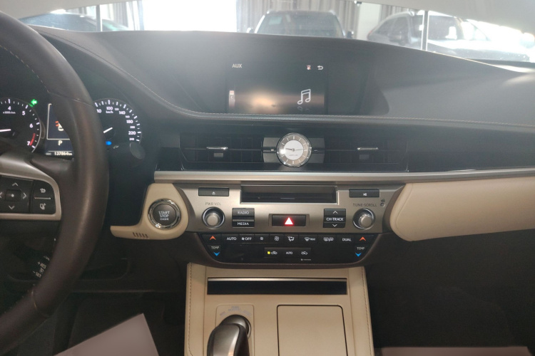 雷克萨斯ES 2015款 200 精英版局部细节16