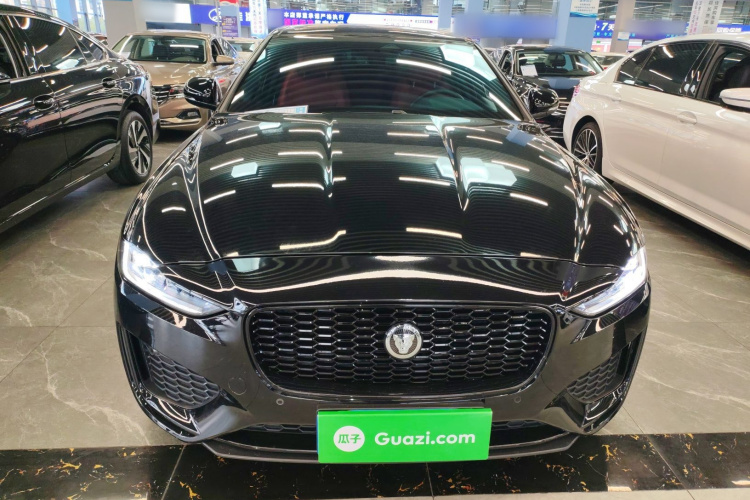 捷豹XEL 2024款 2.0T 250PS R-DYNAMIC S耀黑运动版车身外观2