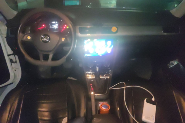 大众 2019款 改款 宝来·传奇 1.5L 自动时尚型 国VI中控内饰12