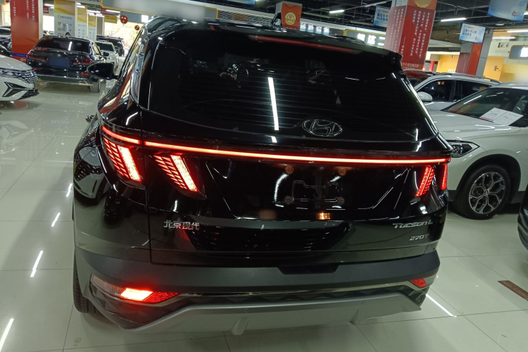 现代 2023款 途胜L 1.5T 自动两驱DLX豪华版车身外观6