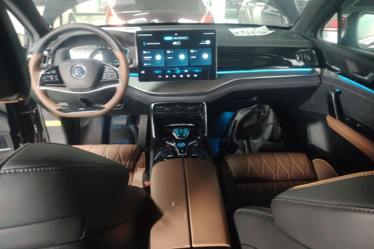 比亚迪 唐新能源 2021款 DM-i 112KM 尊荣型中控内饰7002