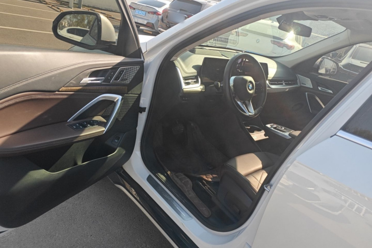 宝马X1 2023款 xDrive25Li X设计套装中控内饰20