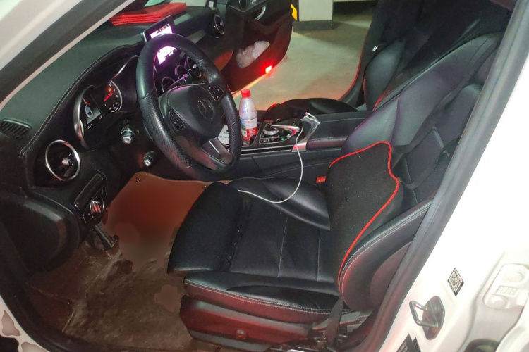 奔驰C级 2017款 改款 C 180 L 动感型运动版局部细节19